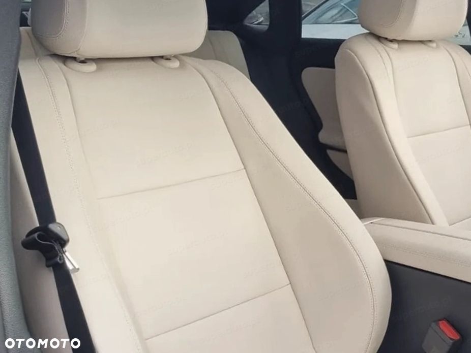 Mercedes-Benz GLB - 12