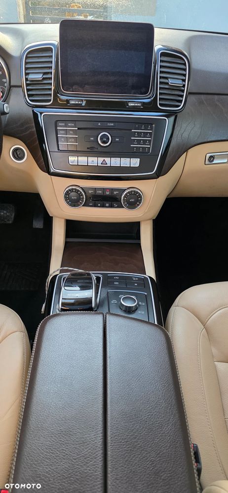 Mercedes-Benz GLE - 10