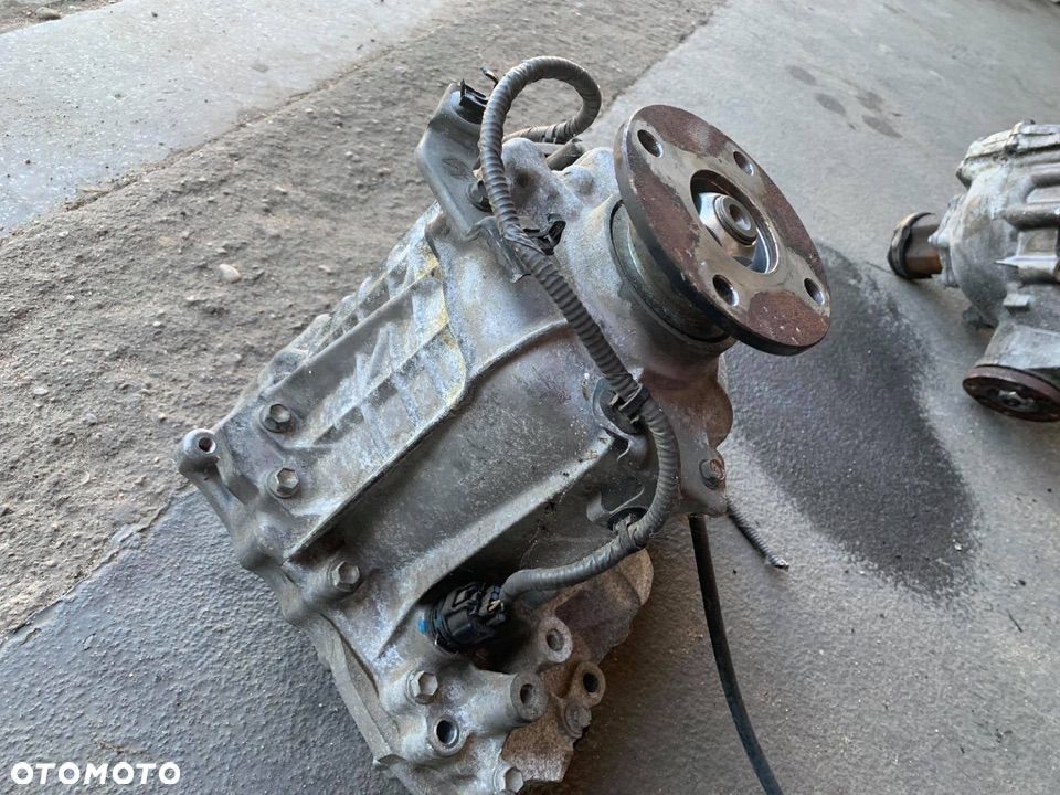 Infiniti G35 G37s  G 35 37 reduktor skrzyni biegow AWD 4x4 - 1
