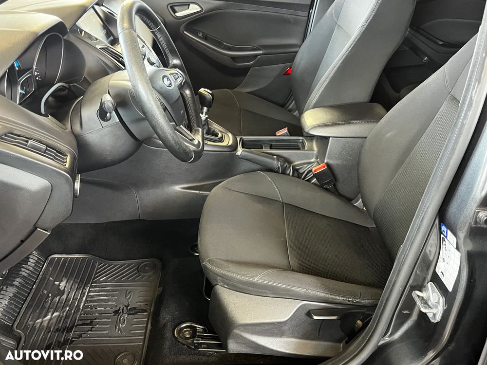 Ford Focus - 11