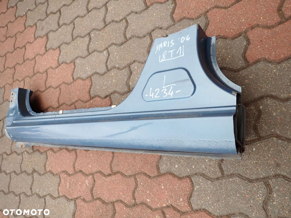 TOYOTA YARIS II 06-11 PRÓG LEWY 8T1 - 2