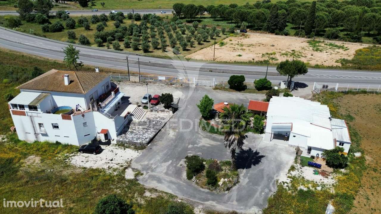 Quinta com várias casas e armazém, Bugalhos / Alcanena - Grande imagem: 4/40