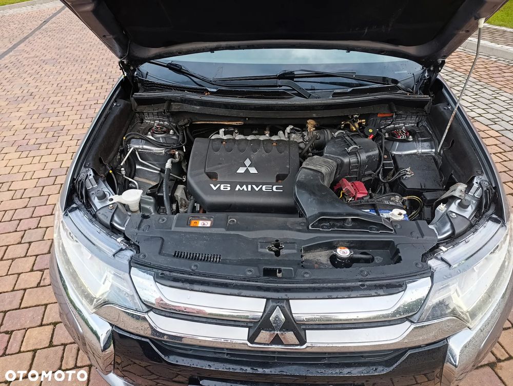 Mitsubishi Outlander - 14