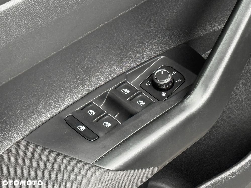 Volkswagen Taigo 1.5 TSI ACT Style DSG - 25