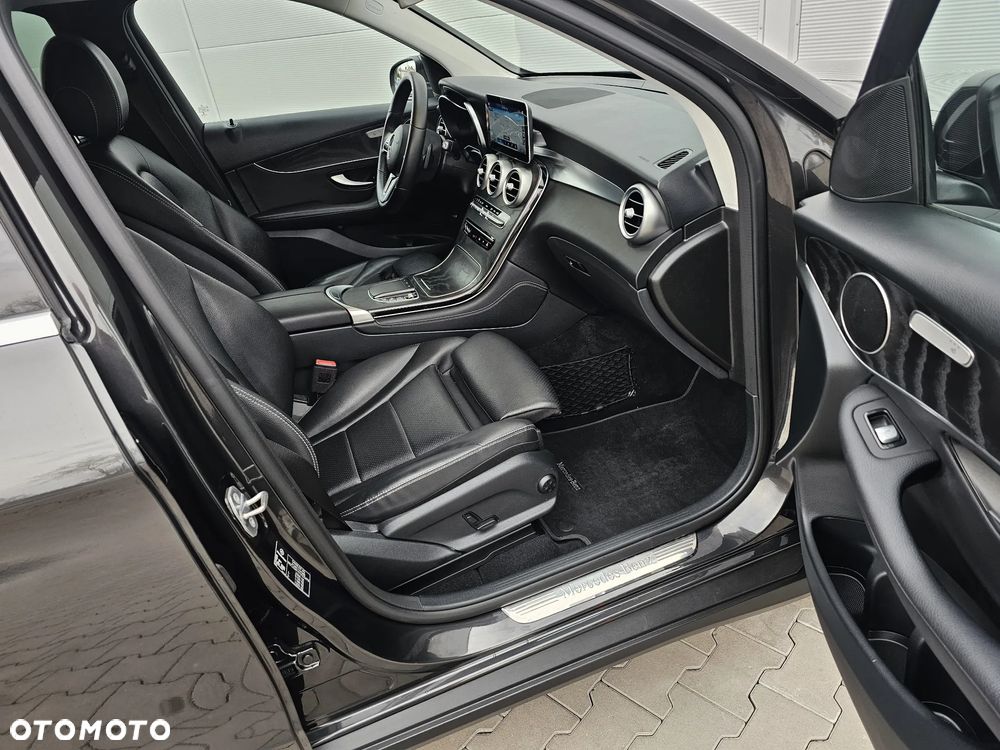 Mercedes-Benz GLC 220 d 4Matic 9G-TRONIC Exclusive - 32