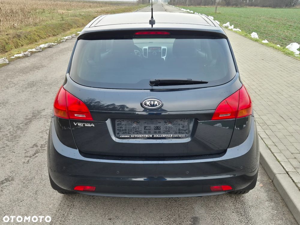 Kia Venga 1.4 CVVT Black Collection - 4