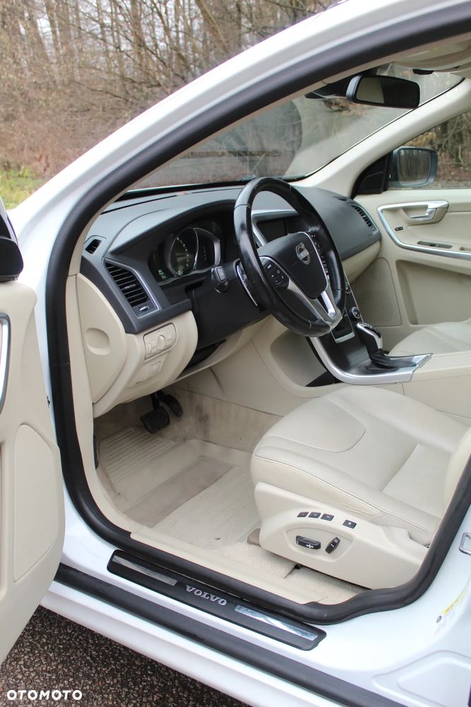 Volvo XC 60 T6 AWD Momentum - 11