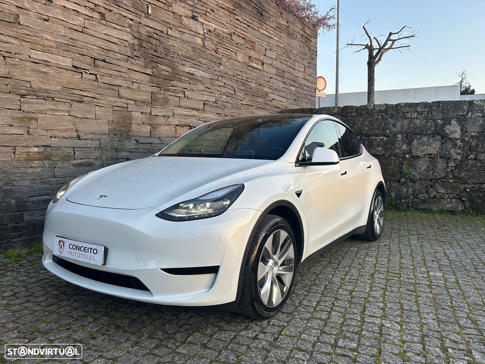 Tesla Model Y - 2