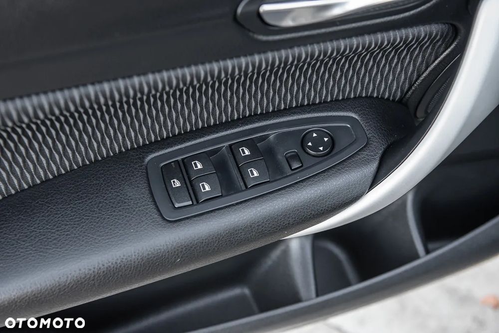 BMW Seria 1 116d EfficientDynamics Edition - 16