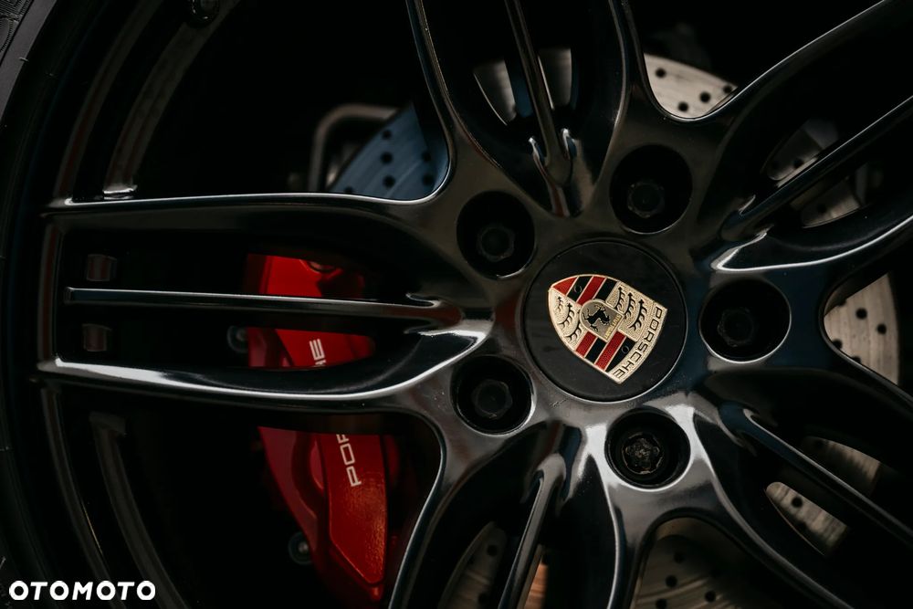 Porsche 911 Carrera 4S PDK - 12