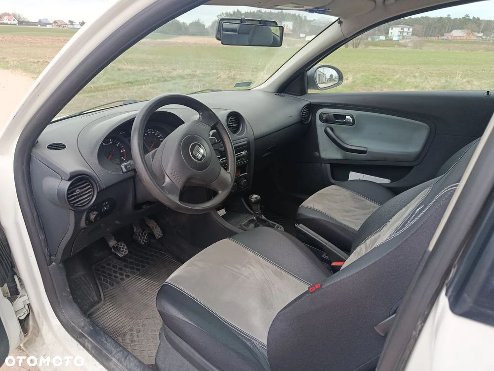 Seat Ibiza 1.4 16V Reference - 8