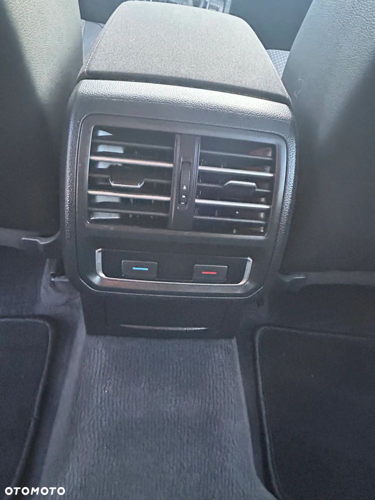 Volkswagen Passat 2.0 TDI BMT Highline DSG - 26