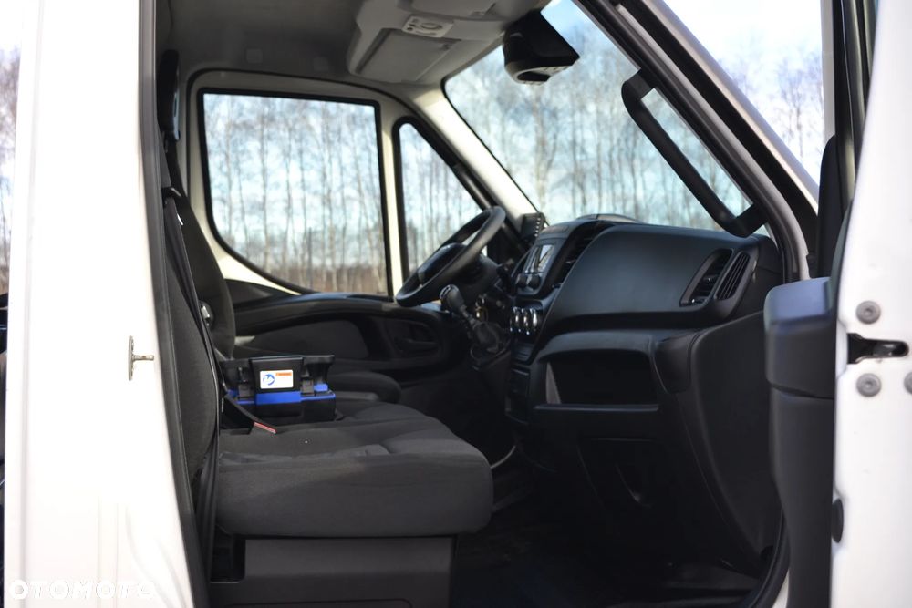 Iveco Daily 72C18 70C18 Skrzynia ładunkowa 5,6m + żuraw DN 6.0 S3 Sterowanie radiowe SCANRECO HDS Fassi Palfinger Hiab HMF HC - 16