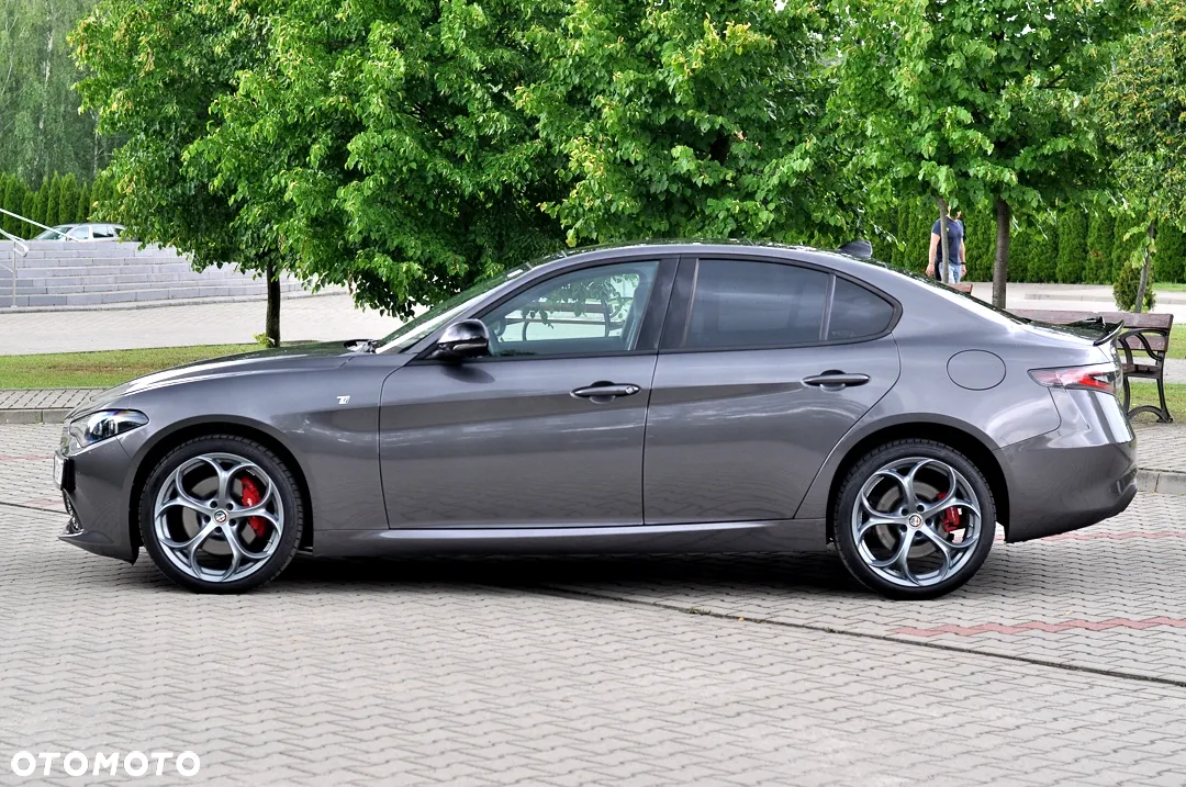 Alfa Romeo Giulia 2.0 Turbo 16V AT8-Q4 Ti - 9