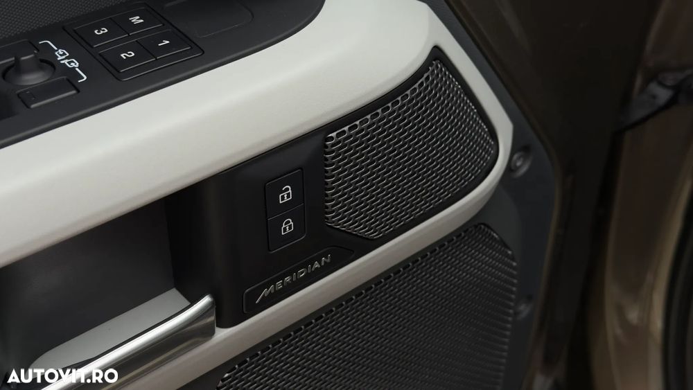Land Rover Defender 90 3.0D 250 MHEV Hard Top X-Dynamic SE - 28
