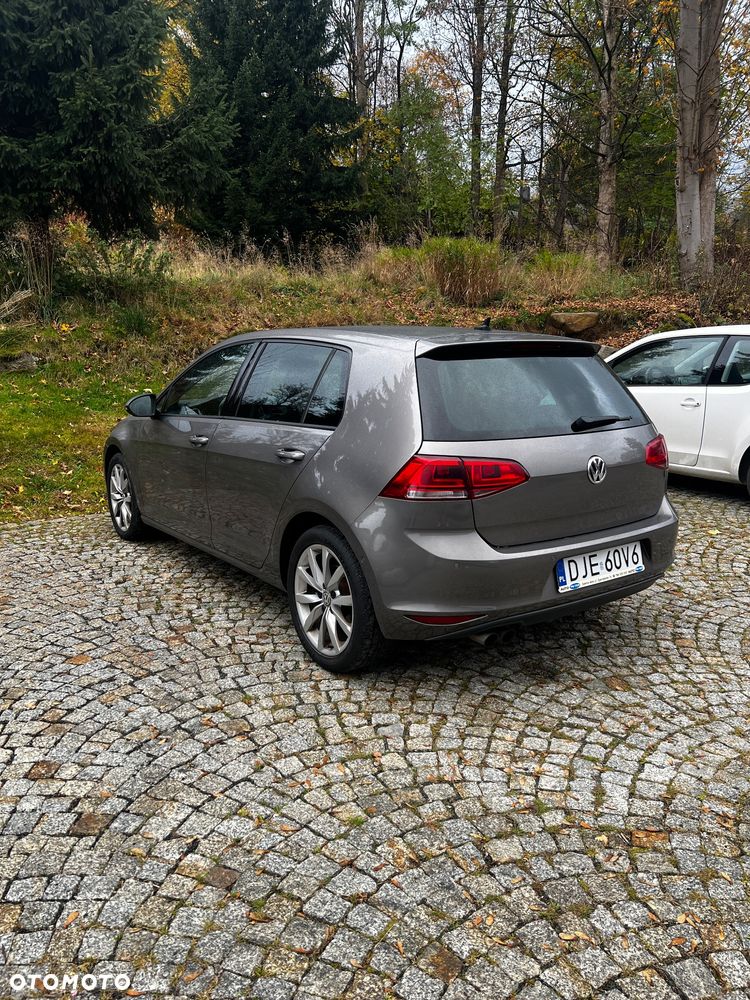 Volkswagen Golf - 6