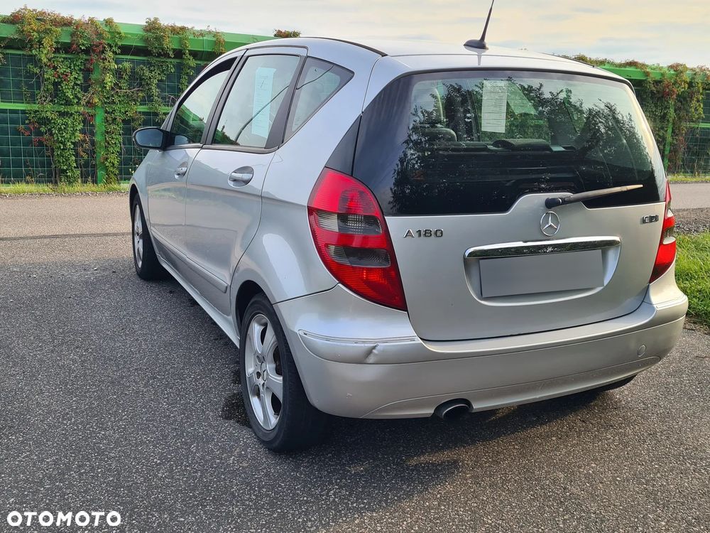 Mercedes-Benz Klasa A 180 CDI Autotronic Avantgarde - 2