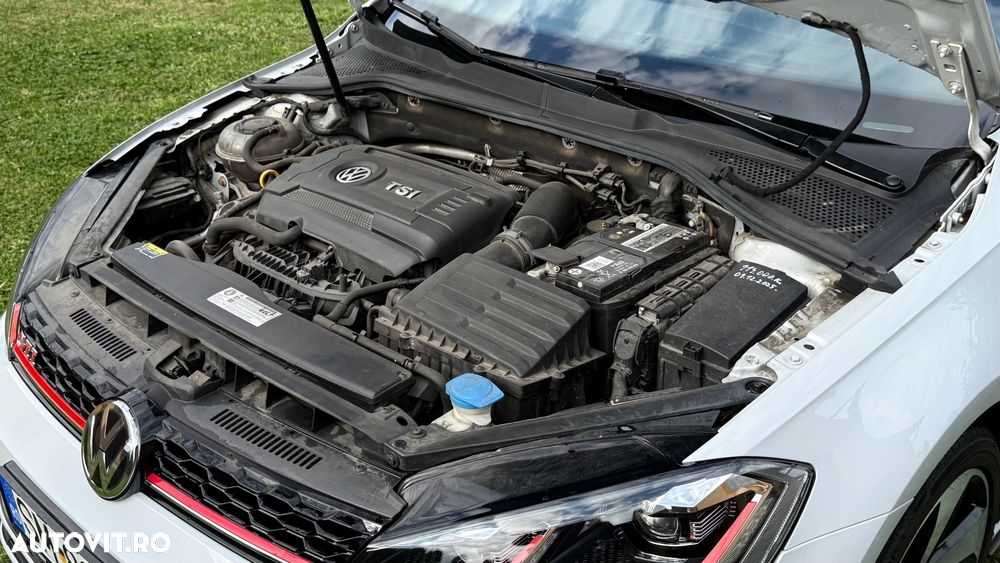 Volkswagen Golf 2.0 TSI DSG GTI - 9