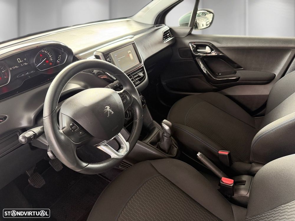 Peugeot 208 1.2 PureTech Signature - 5