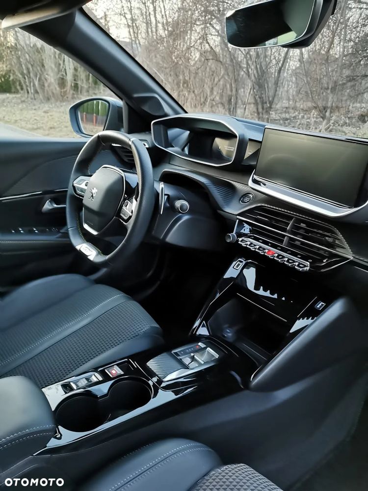 Peugeot 208 - 19