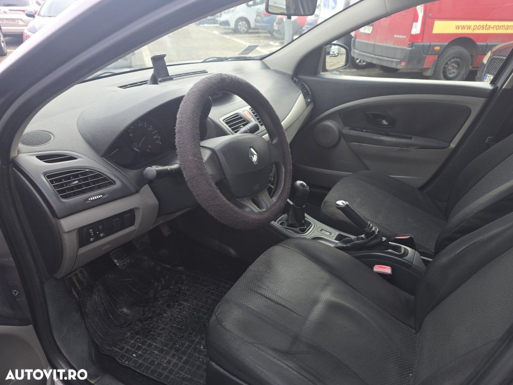 Renault Fluence 1.6 16V Authentique - 7