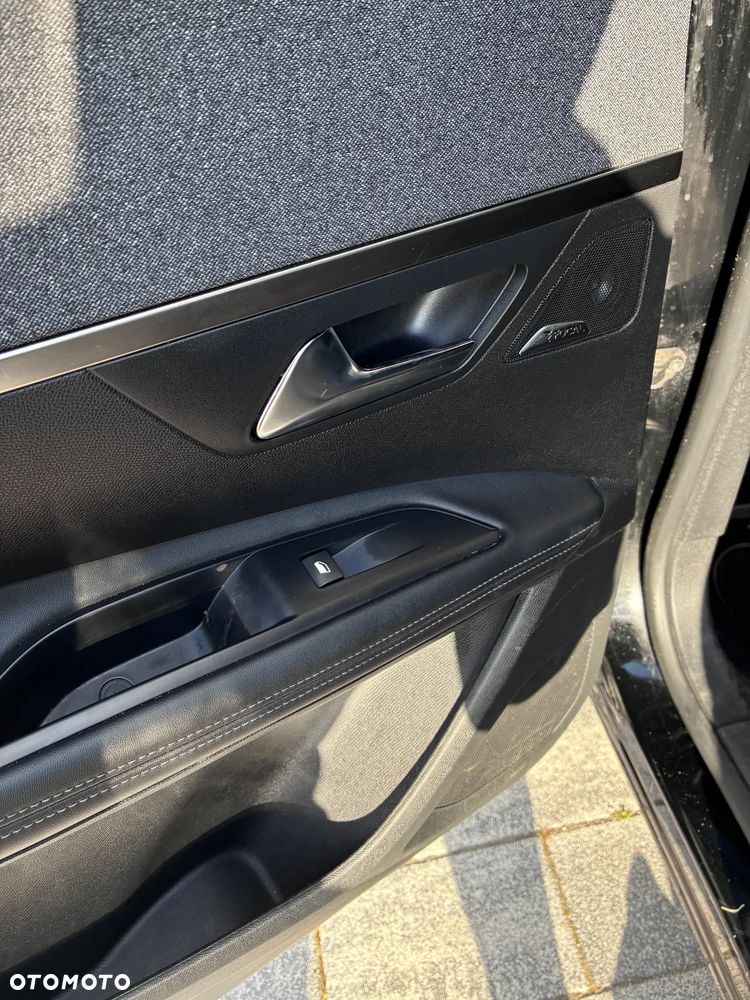 Peugeot 5008 1.6 PureTech Allure S&S EAT8 - 27