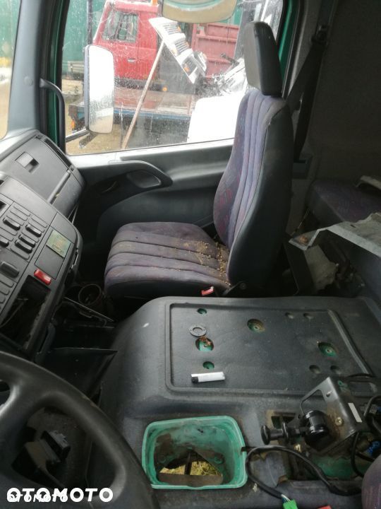 KABINA MERCEDES ATEGO 815 1828 - 6