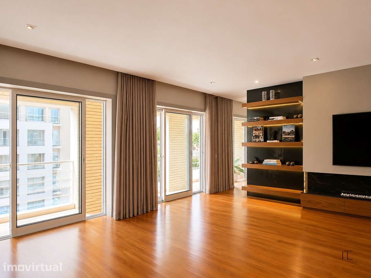 Apartamento em Condomínio Privado, Praia da Granja - Grande imagem: 3/26