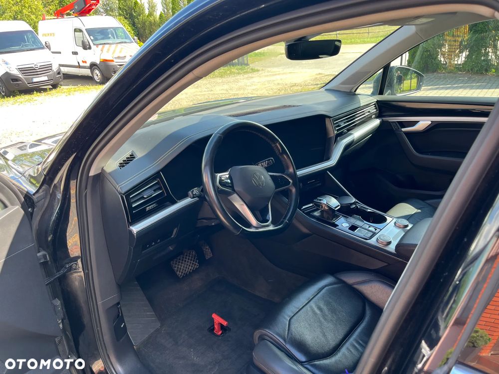 Volkswagen Touareg 3.0 V6 TDI 4Motion DPF Automatik R-Line - 11
