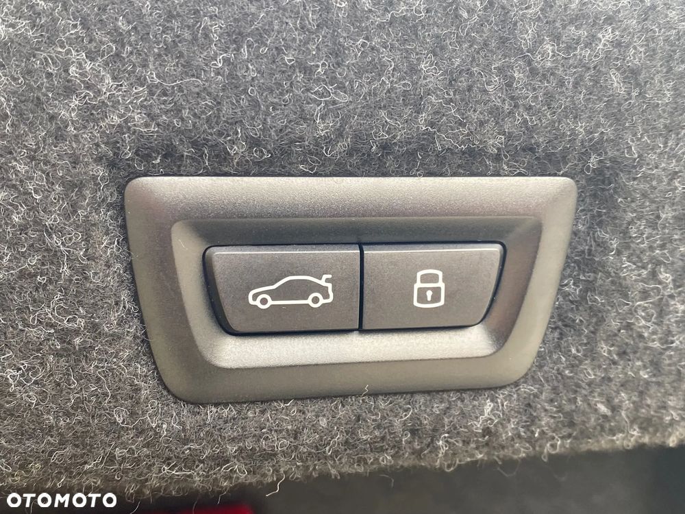 BMW Seria 5 550e xDrive PHEV M Sport - 27