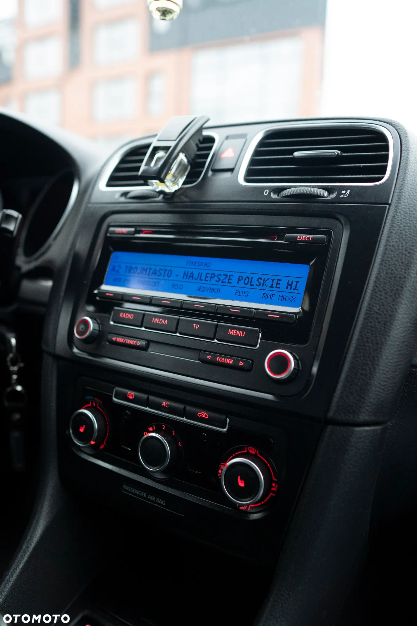 Volkswagen Golf VI 1.6 TDI Trendline - 36