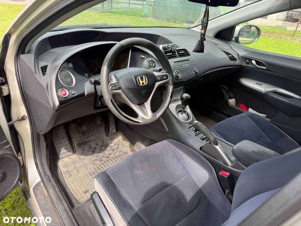 Honda Civic 1.8 Executive - 9