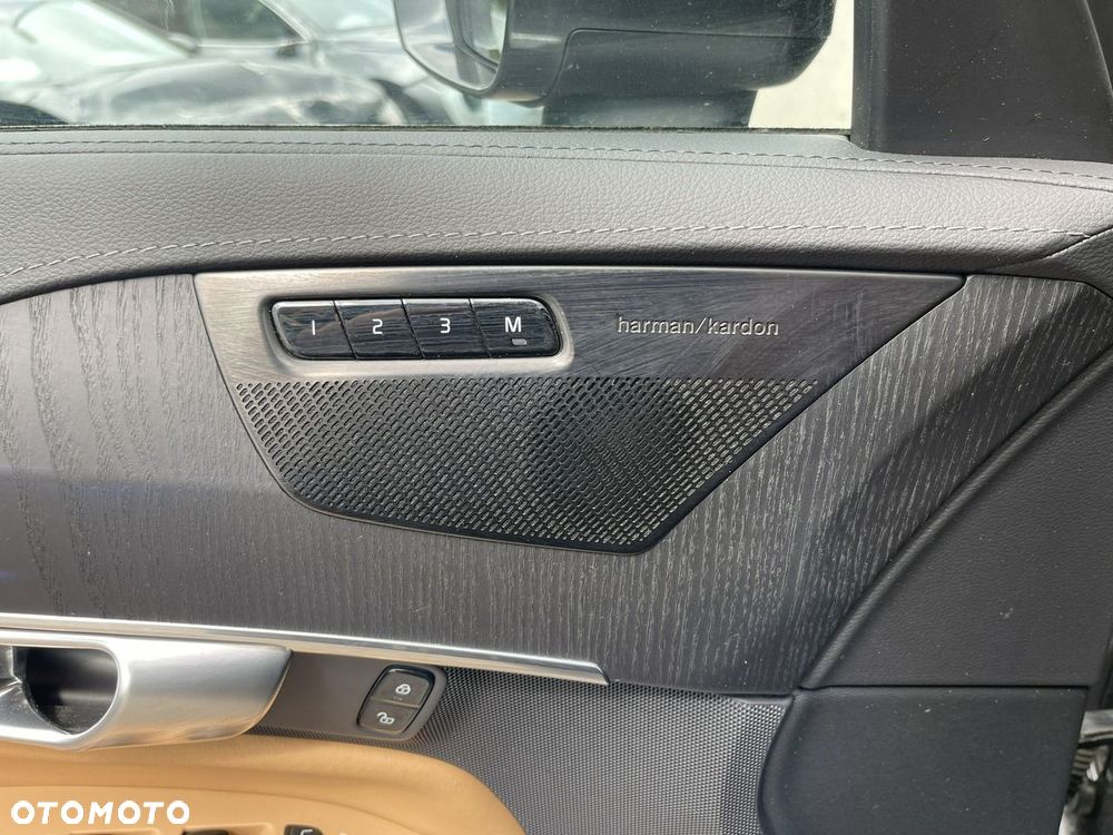 Volvo XC 90 B5 D AWD Geartronic Momentum Pro - 18