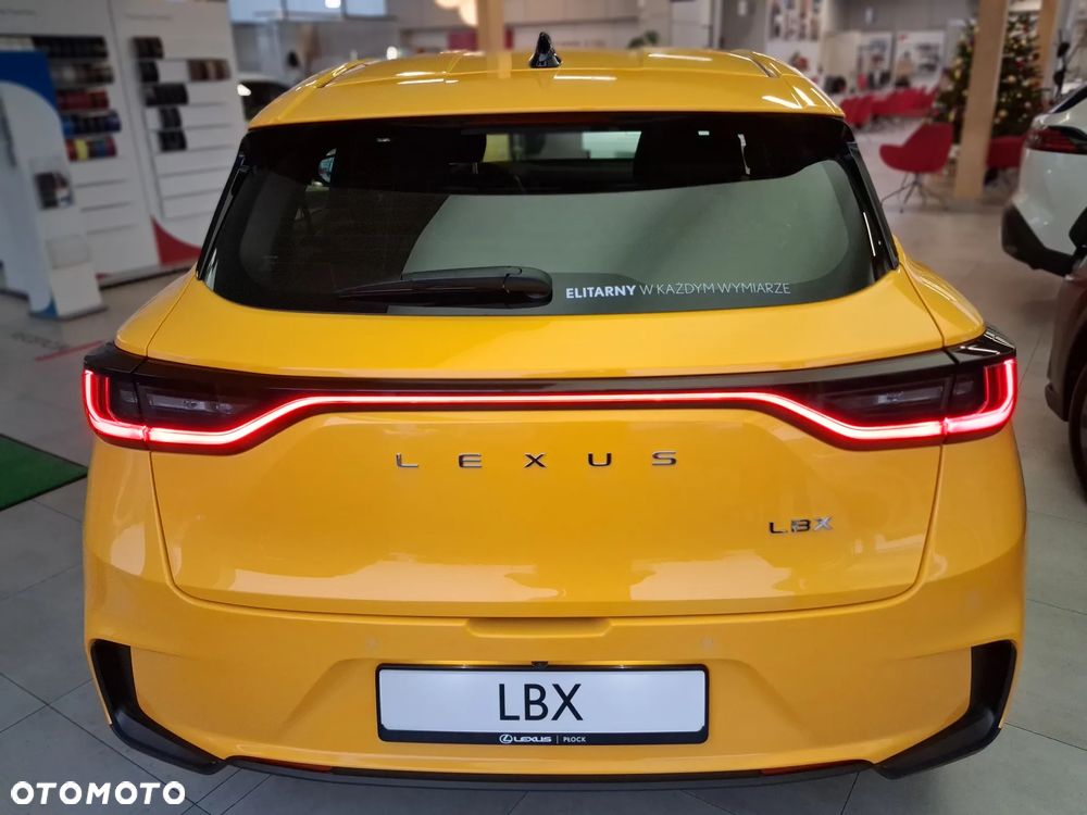 Lexus LBX 1.5 Hybrid - 4