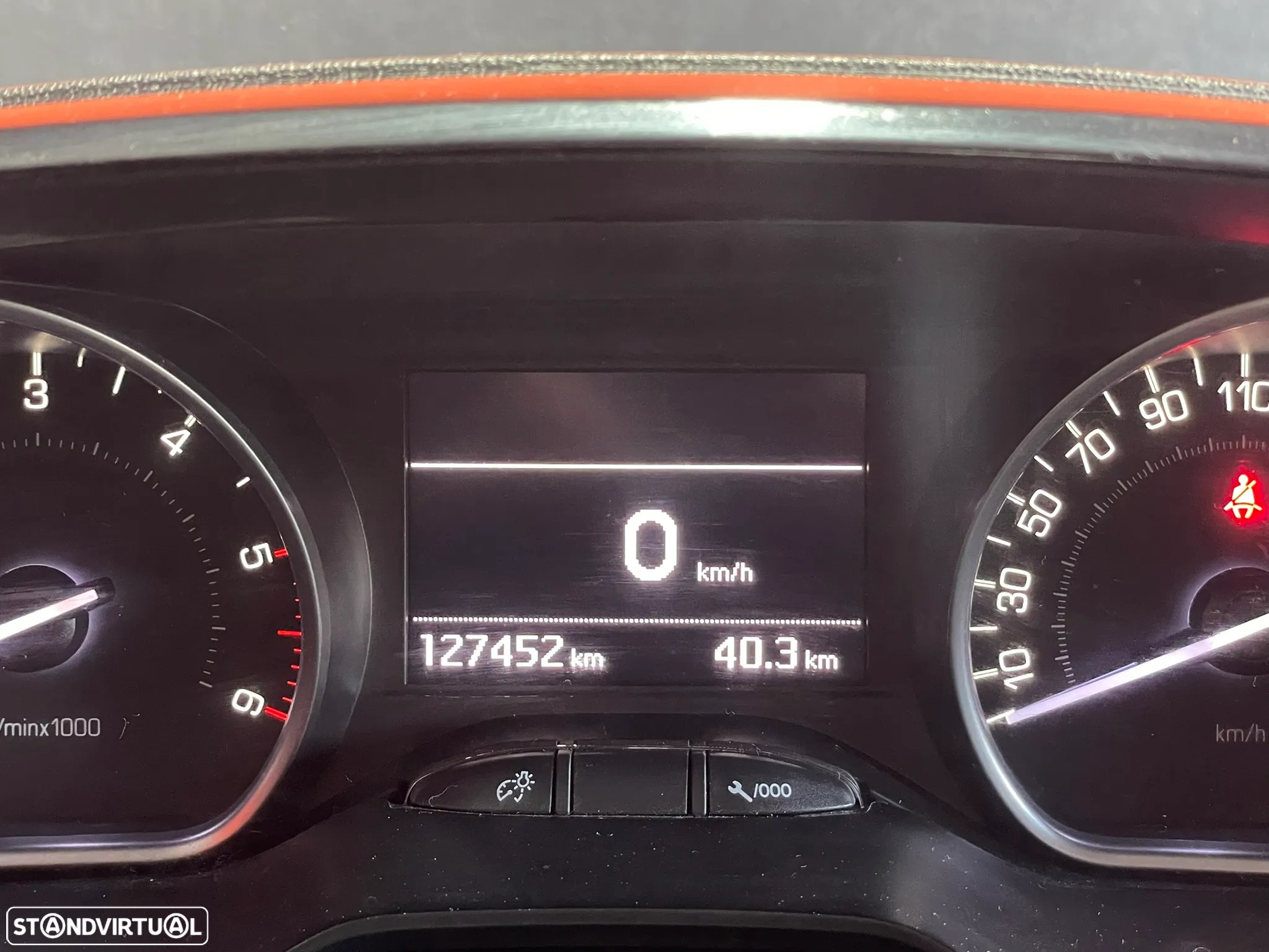 Peugeot 208 1.6 BlueHDi GT Line - 11