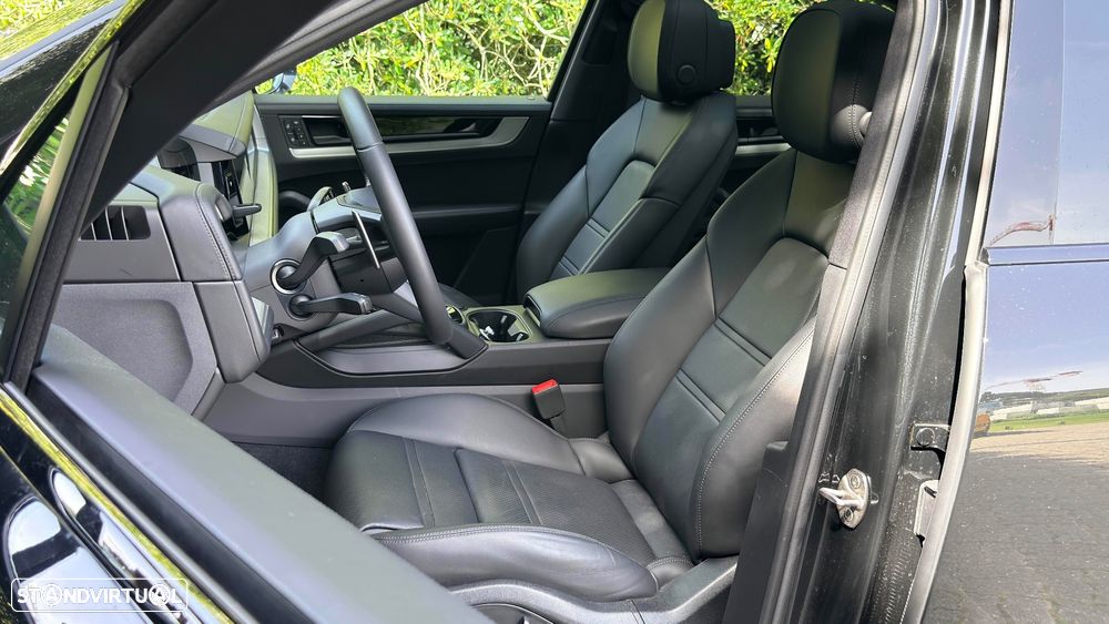 Porsche Cayenne Coupé E-Hybrid - 24