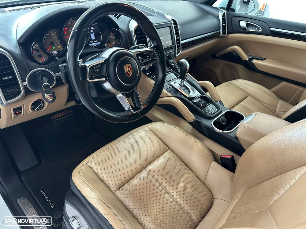 Porsche Cayenne Tiptronic S - 24