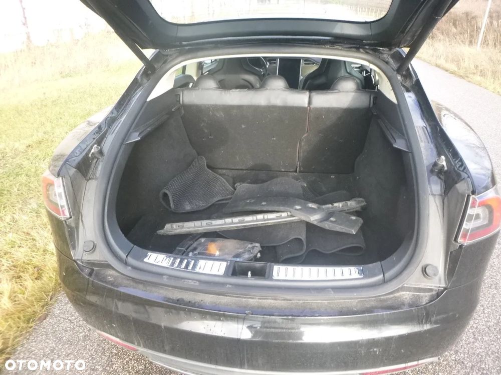 Tesla Model S 85 - 5