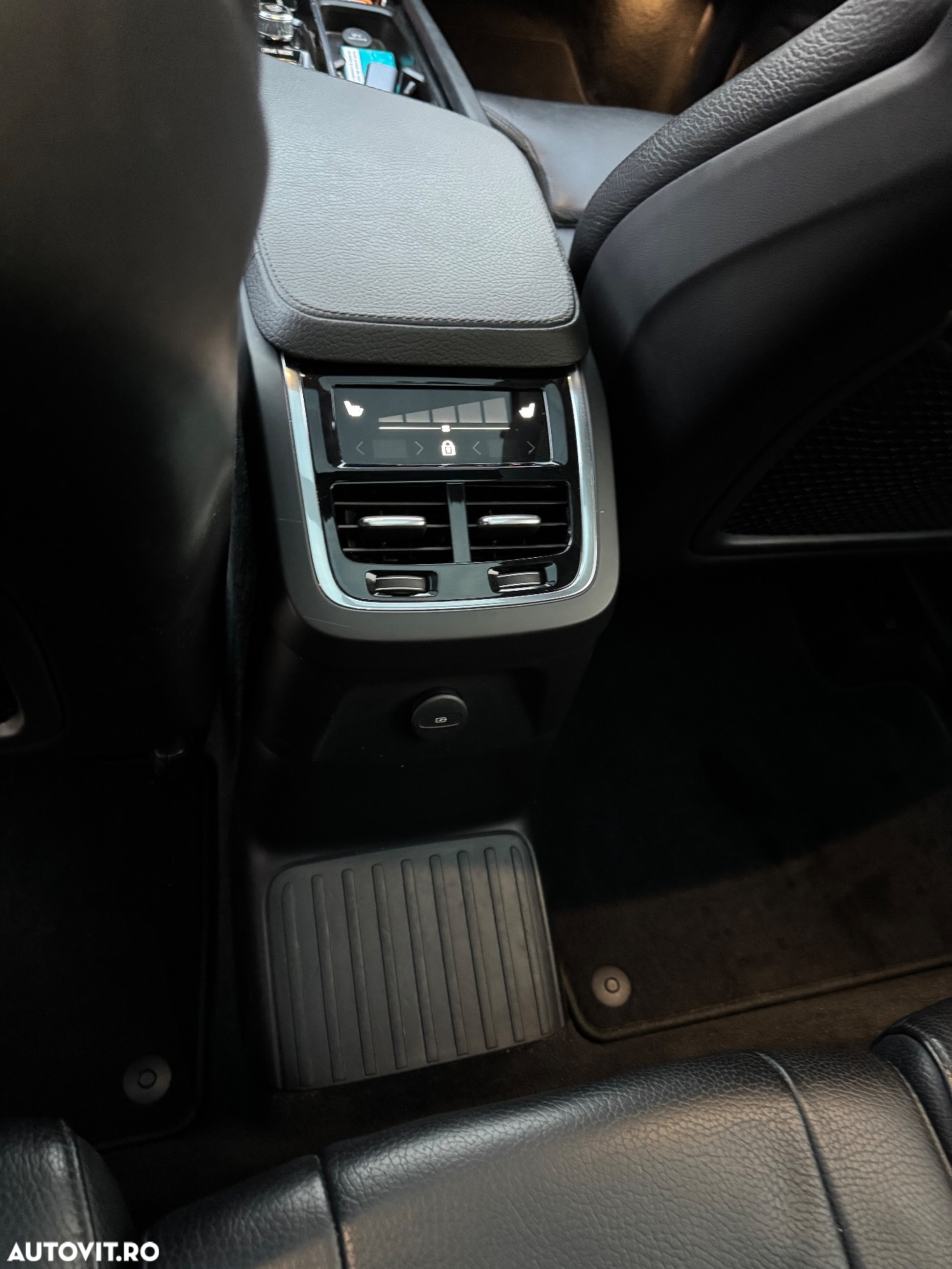 Volvo XC 90 T8 AWD Recharge Geartronic RDesign Edition - 16