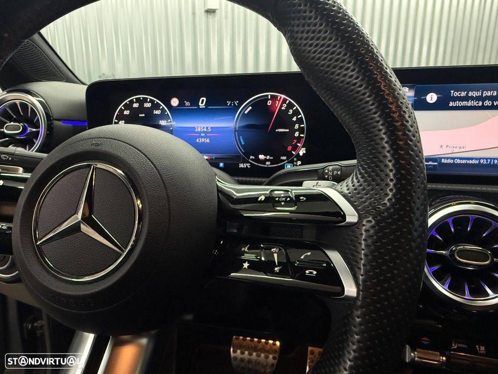 Mercedes-Benz A 250 Limousine e 8G-DCT AMG Line - 30