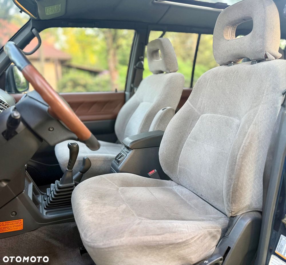 Mitsubishi Pajero - 16