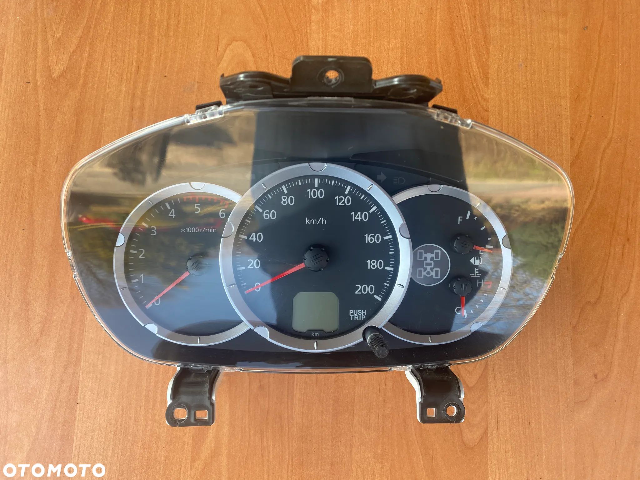 LICZNIK ZEGARY MITSUBISHI L200 MM0050325 8100C106 - 1
