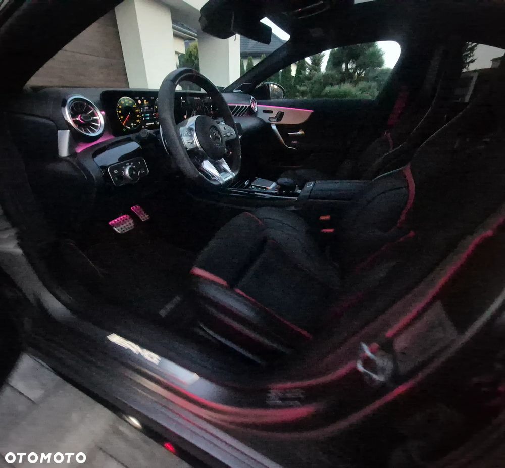 Mercedes-Benz CLA AMG 45 S 4-Matic 8G-DCT - 28