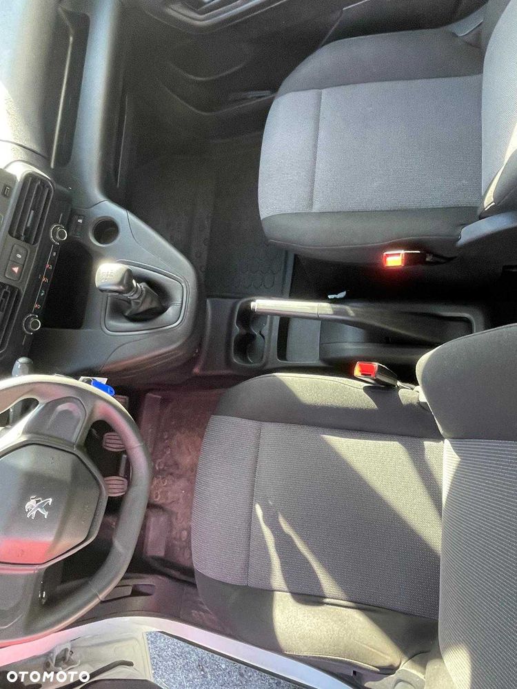 Peugeot Rifter - 8