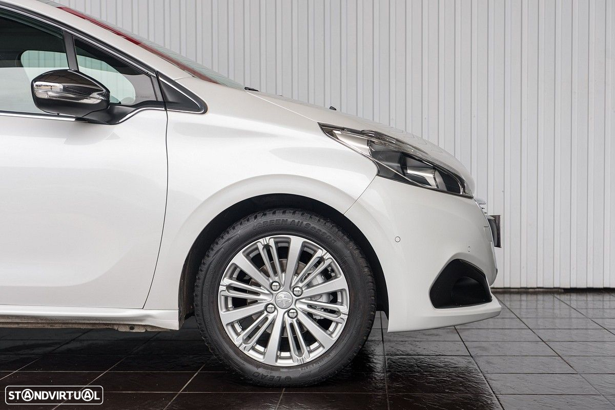 Peugeot 208 1.2 PureTech Allure - 6
