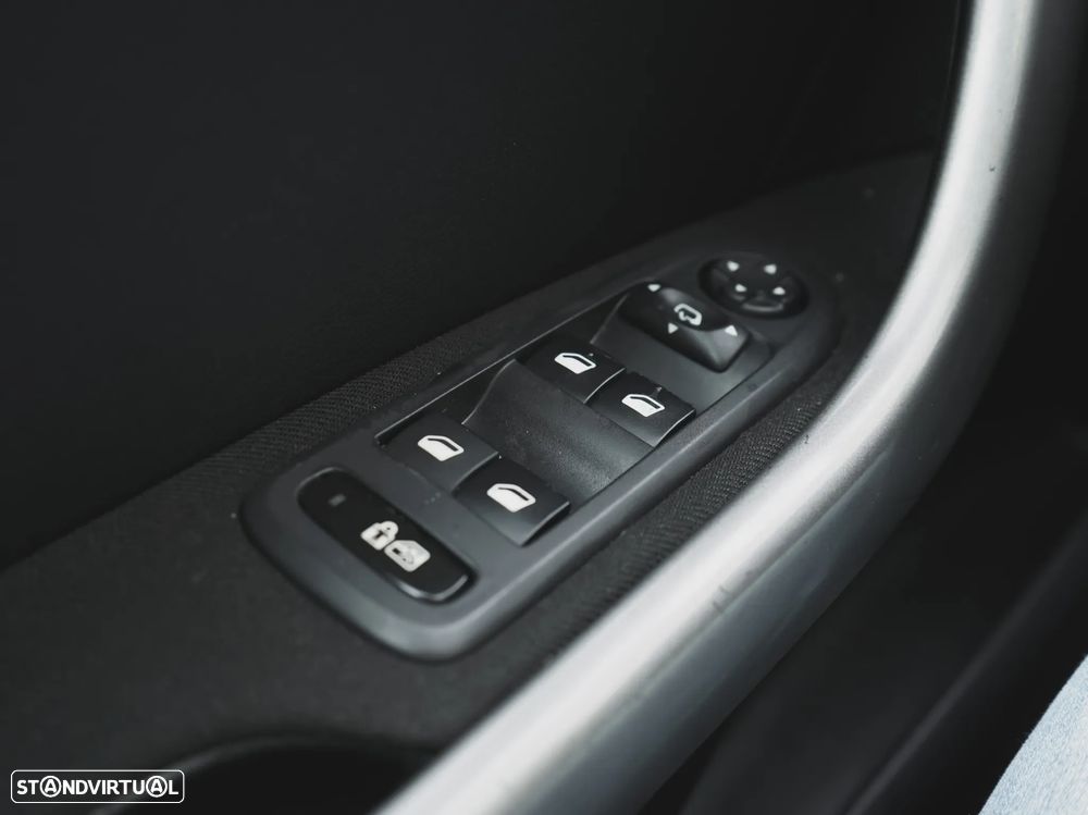 Peugeot 308 1.6 HDi Premium - 20