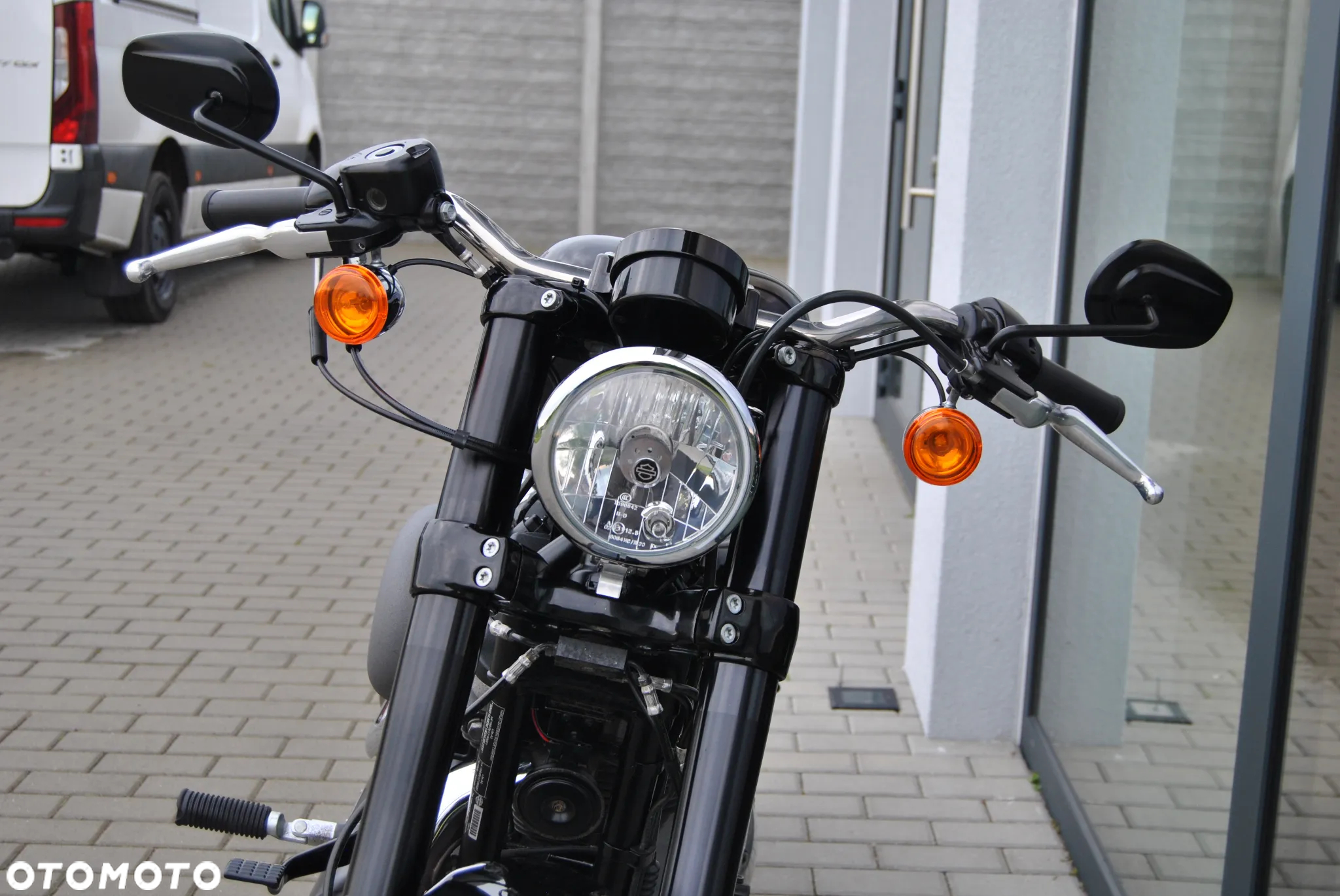 Harley-Davidson Sportster Roadster 1200R - 6