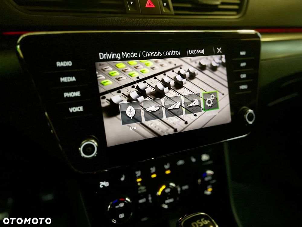 Skoda Superb 2.0 TDI SCR 4x4 Sportline DSG - 37