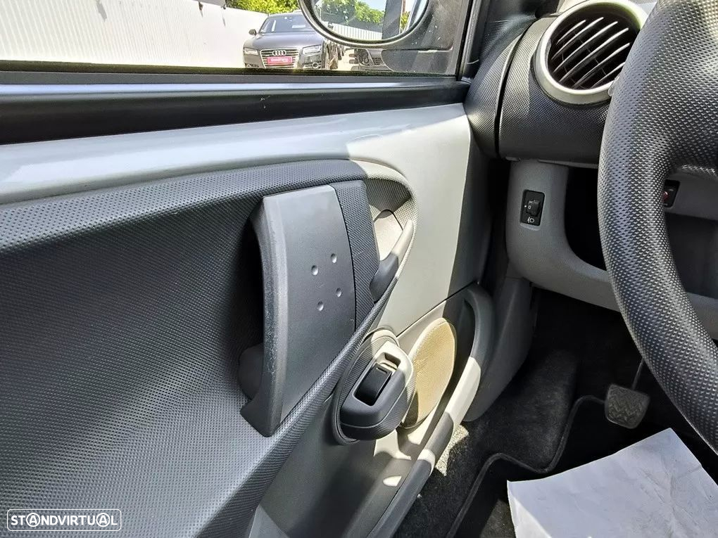 Toyota Aygo 1.0 + AC+VSC - 17