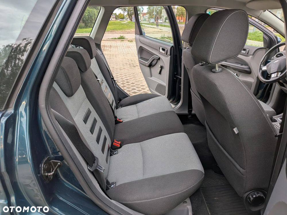 Ford Focus 1.6 Trend - 19